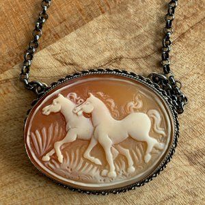 Kessler Cameo Horse Pair Pendant